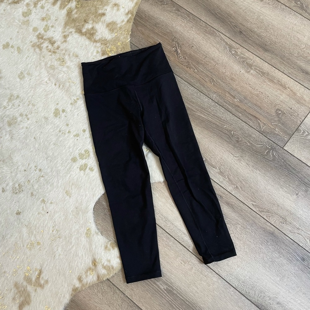 Victoria’s Secret VSX Capri knockout black crop leggings